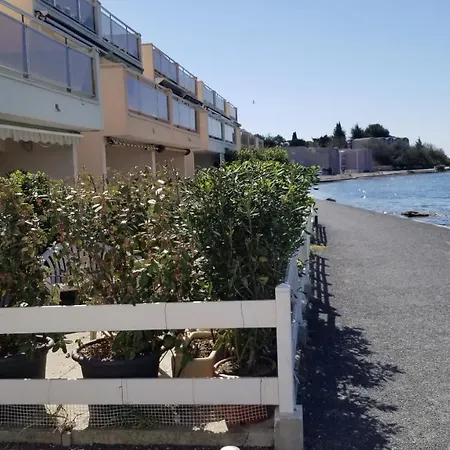 T2: Beachfront Comfort With Ac Apartment