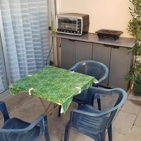 Apartment T2: Beachfront Comfort With Ac *